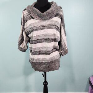 AGB Pullover Sweater Cowl Neck Half Sleeve XL
Lot I